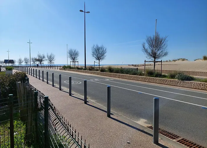 En Front De Proche Des Commerces *